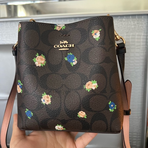 Coach mini town bucket bag - Picture 2 of 4